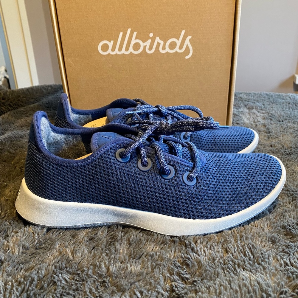 allbirds Tree Runner men’s in marine blue and blizzard. New with box - Picture 4 of 8